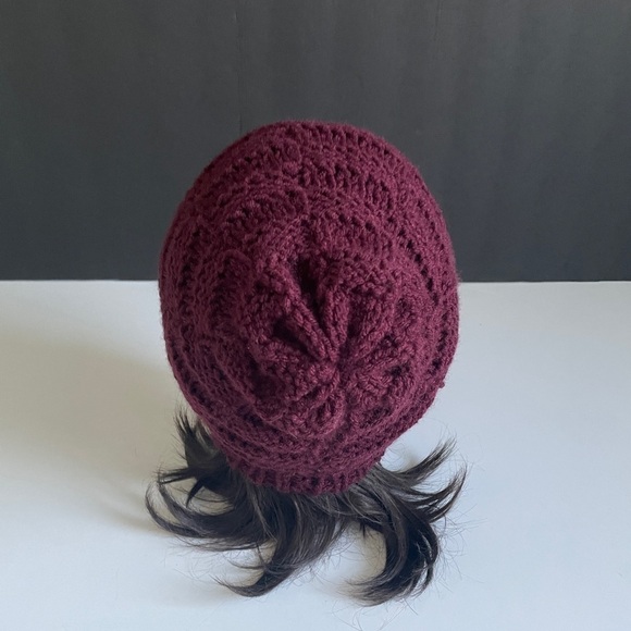 Handmade knit hat maroon - Picture 4 of 10